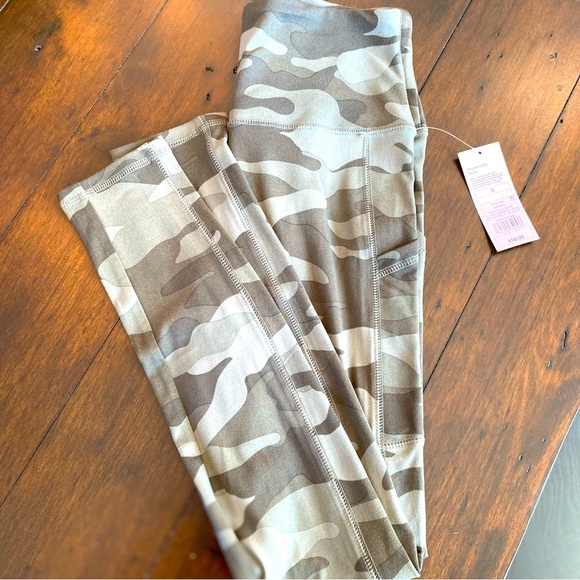 wild fable Other - WILD FABLE Women's High Rise Classic Camo Print Leggings, Small